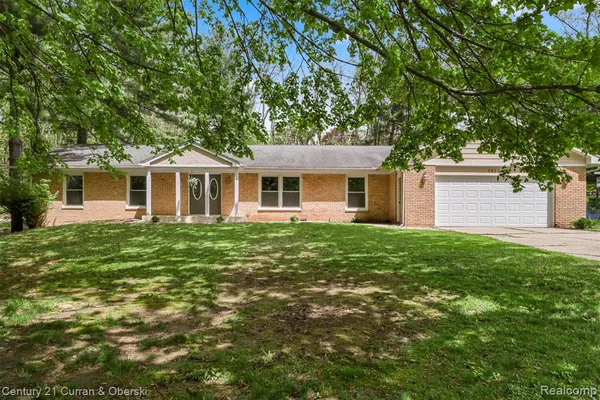 $338,700 | 3810 Winding Way, Kalamazoo, MI 49004