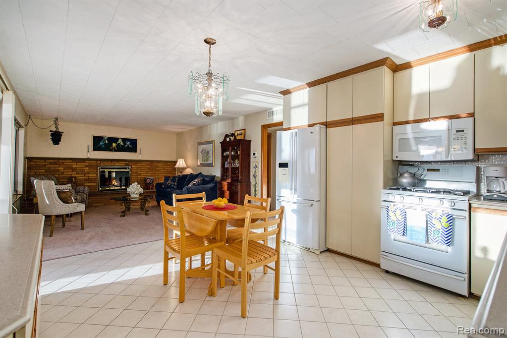 11109 Wynns Road Pinckney, MI 48169 - Photo 10 of 36 Gallery Image 10