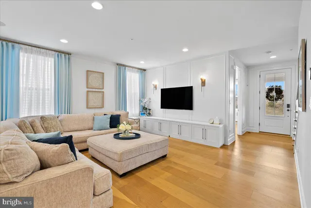 $1,250,000 | 42104 Creighton Road, Ashburn, VA 20148