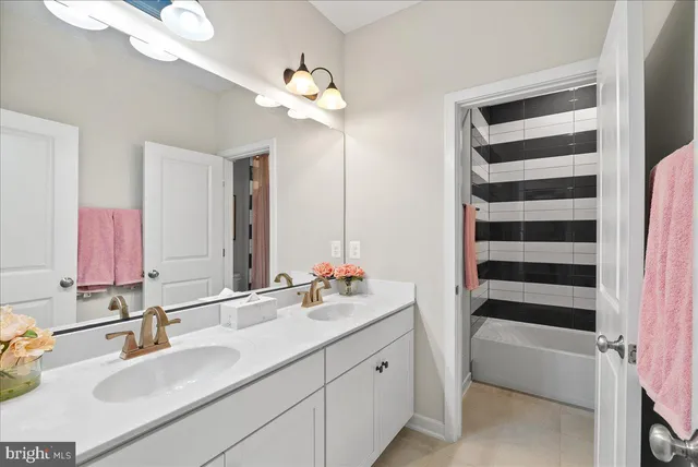 $1,250,000 | 42104 Creighton Road, Ashburn, VA 20148