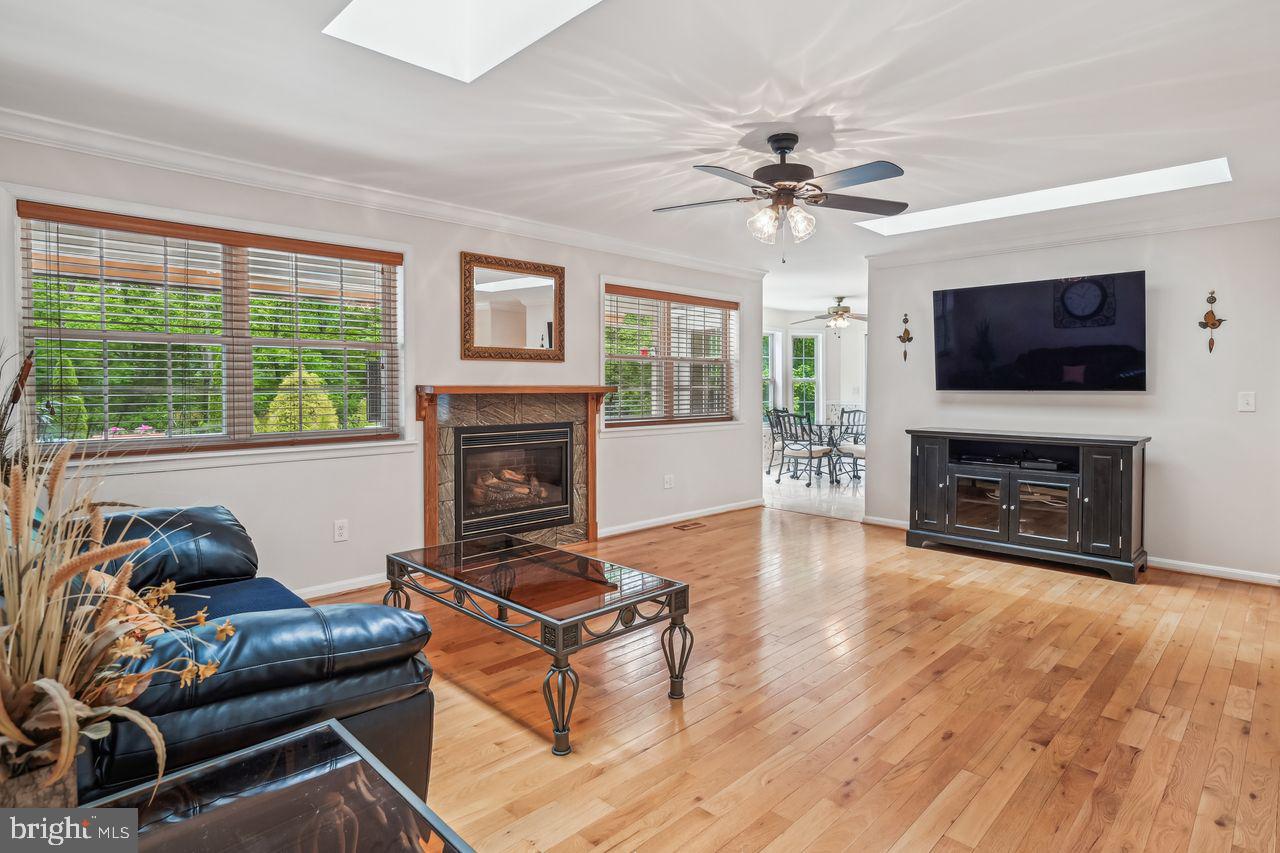 900 Harwood Road Davidsonville, MD 21035 - Photo 12 of 37 Family Room