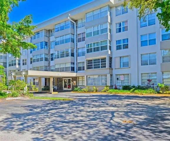 $2,100 | 6600 Cypress Road, Unit 304, Plantation, FL 33317