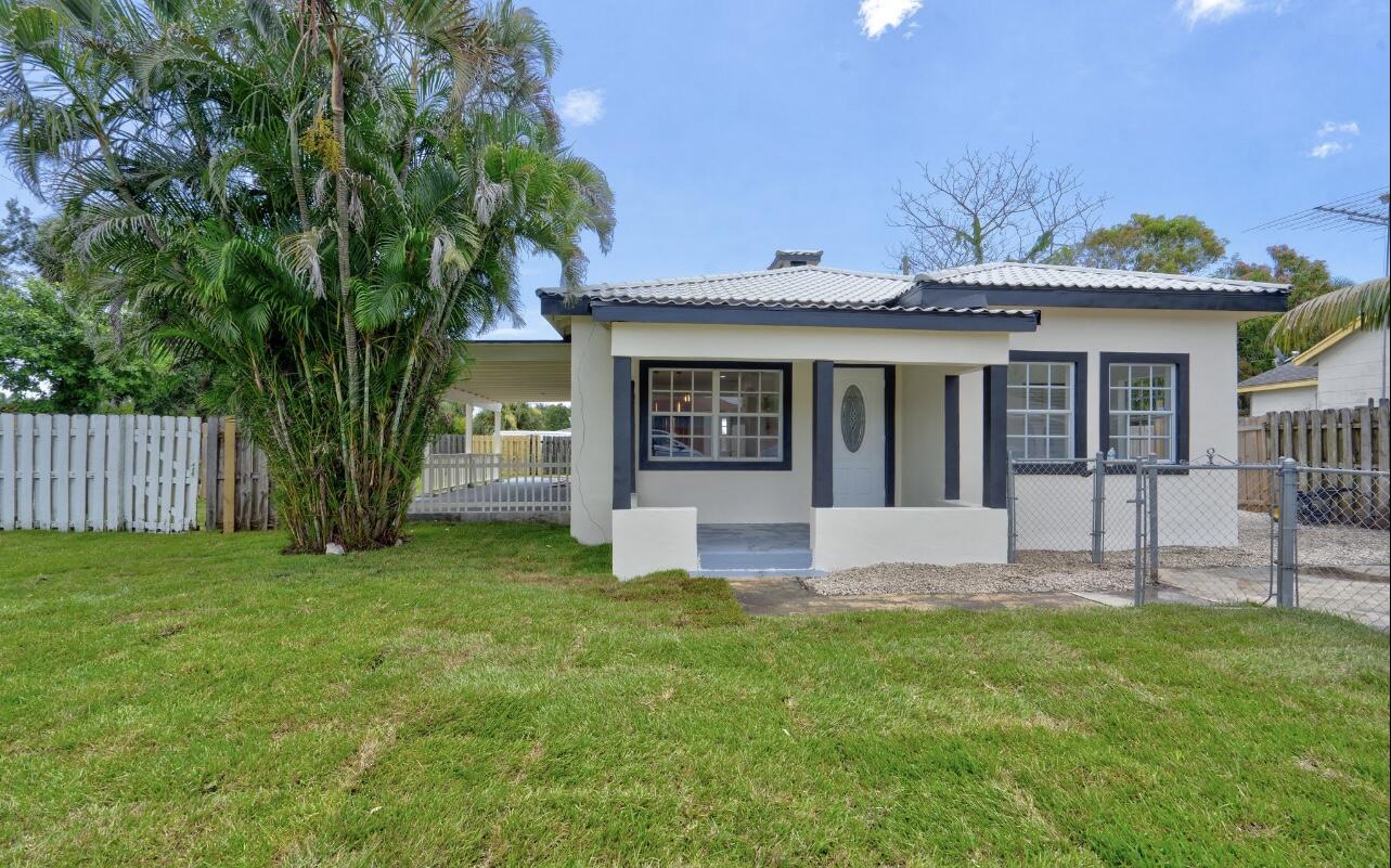 830 West Dolphin Ridge Road West Palm Beach, FL 33406 - Photo 1 of 29 IMG_8565
