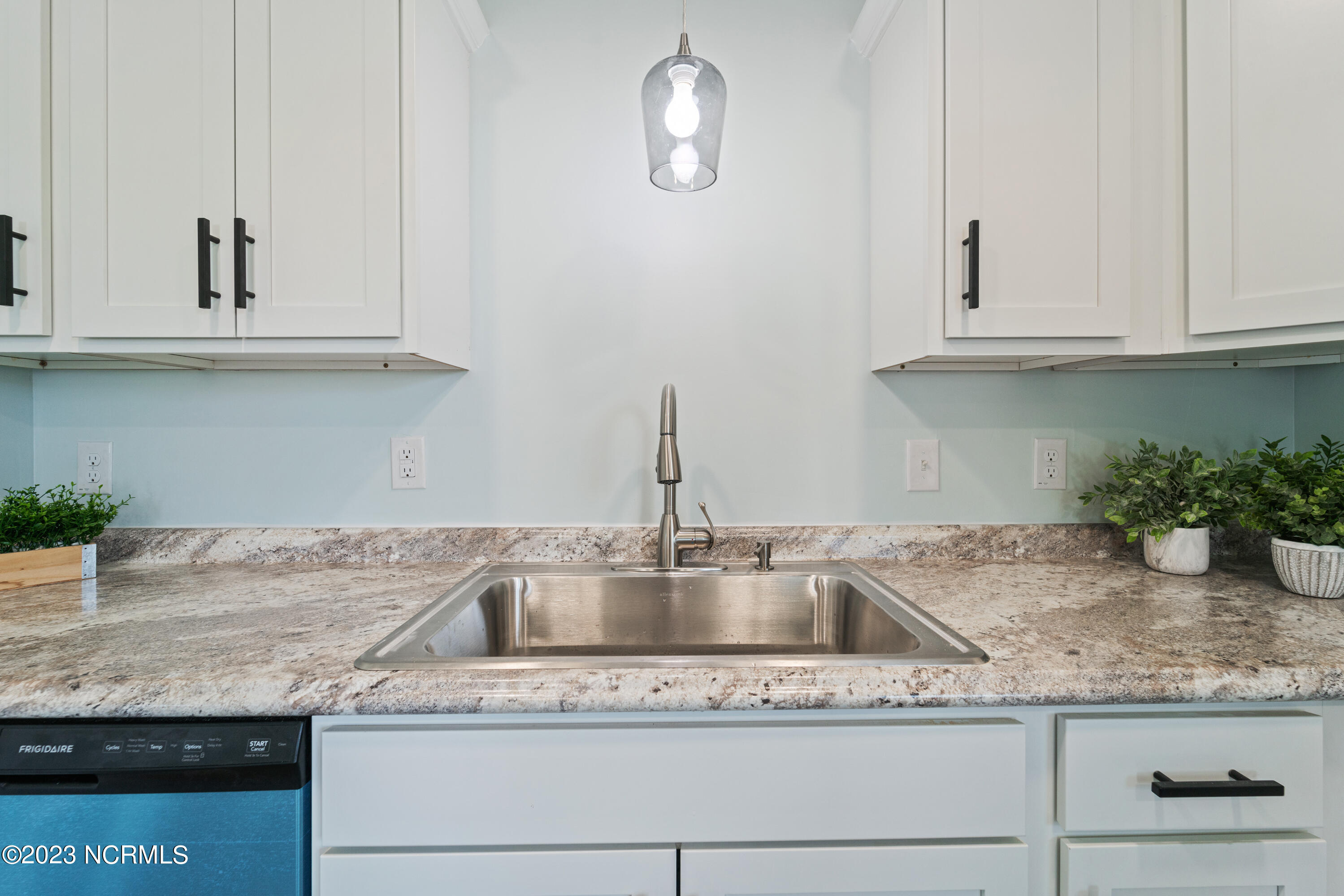 77 Crown Point Road Hubert, NC 28539 - Photo 16 of 30 Kitchen