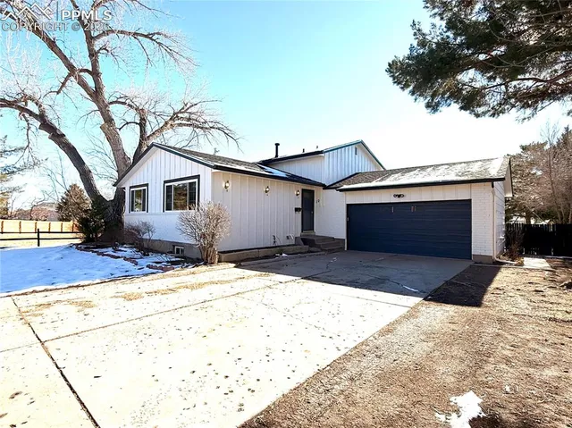 $389,900 | 12 Briargate Terrace, Pueblo, CO 81001