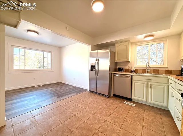 $379,900 | 12 Briargate Terrace, Pueblo, CO 81001