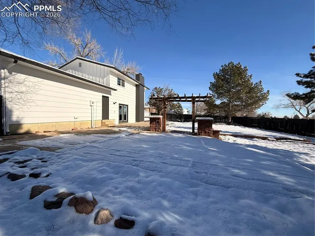 $379,900 | 12 Briargate Terrace, Pueblo, CO 81001