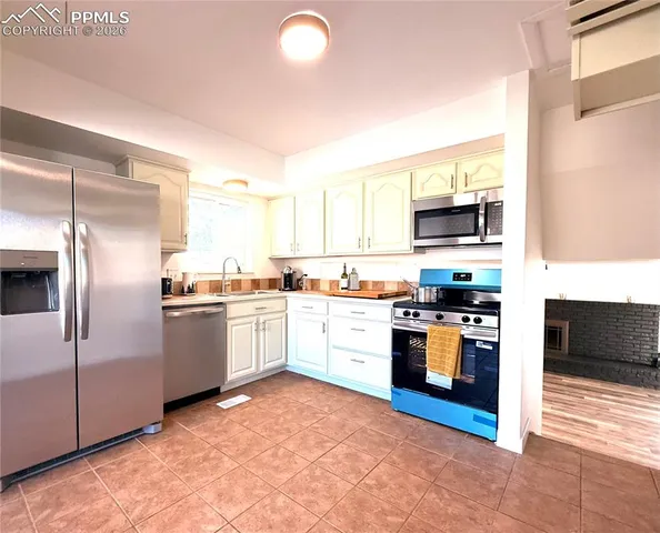 $379,900 | 12 Briargate Terrace, Pueblo, CO 81001