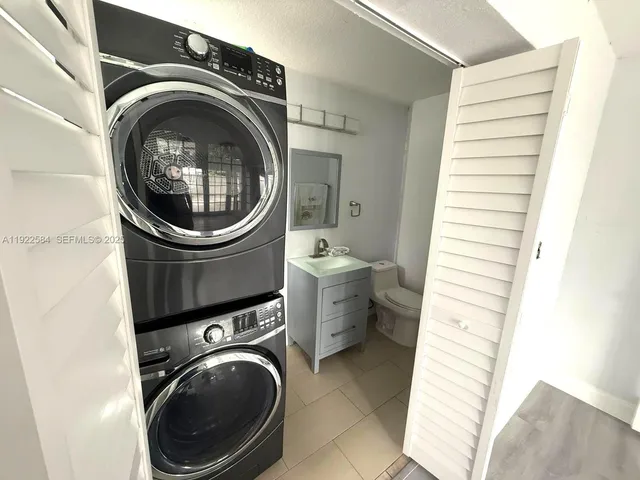 a close up view of washer and dryer