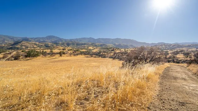 $2,843,450 | 47069 Crump Lane, Coalinga, CA 93210