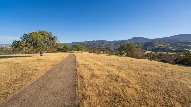 $2,843,450 | 47069 Crump Lane, Coalinga, CA 93210