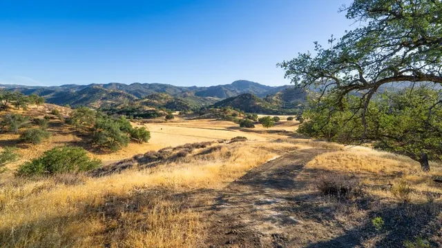 $2,843,450 | 47069 Crump Lane, Coalinga, CA 93210