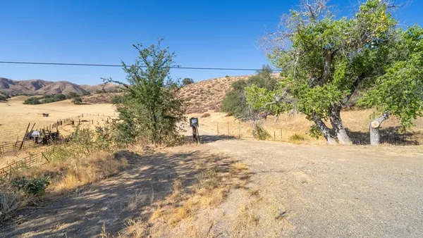 $2,843,450 | 47069 Crump Lane, Coalinga, CA 93210