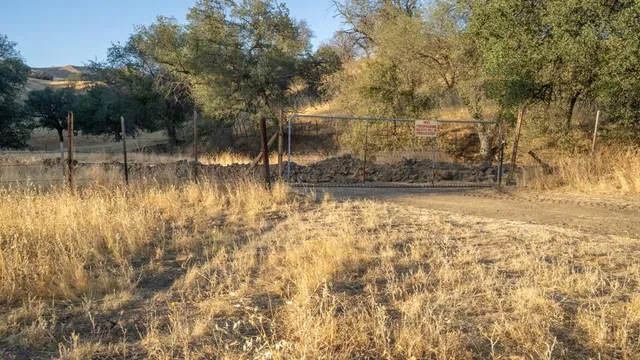 $2,843,450 | 47069 Crump Lane, Coalinga, CA 93210