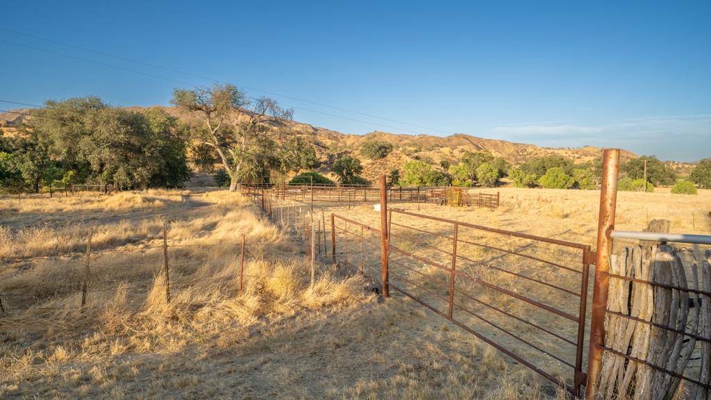 47069 Crump Lane Coalinga, CA 93210 - Photo 9 of 74