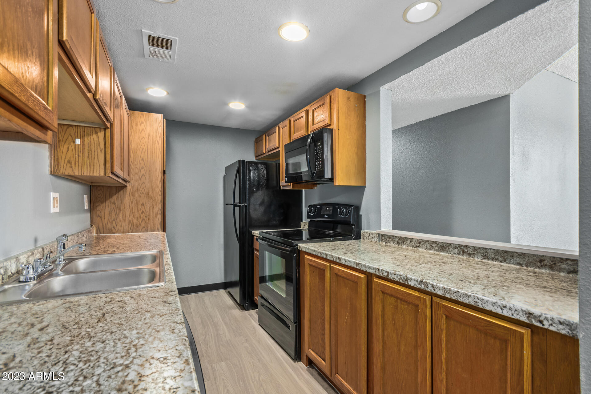 424 West Brown Road, Unit 212 Mesa, AZ 85201 - Photo 1 of 32 10 - Brown