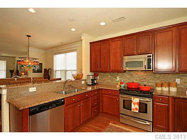 289 Bridges Farm Road, Unit 136 Davidson, NC 28115 - Photo 4 of 10 Gallery Image 4