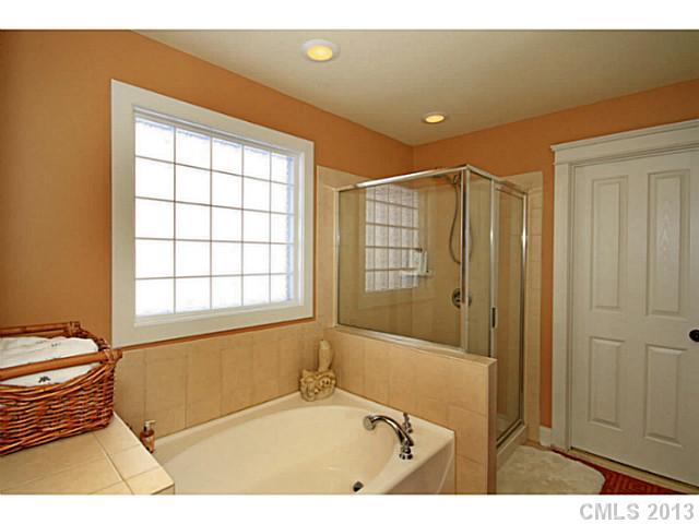 289 Bridges Farm Road, Unit 136 Davidson, NC 28115 - Photo 6 of 10 Gallery Image 6