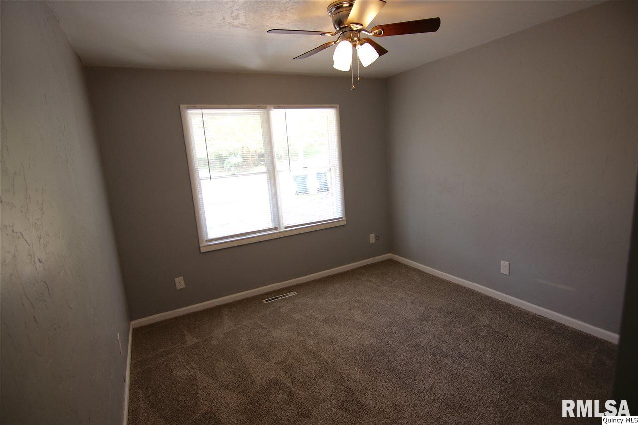7320 Eastlake Road Quincy, IL 62305 - Photo 14 of 34