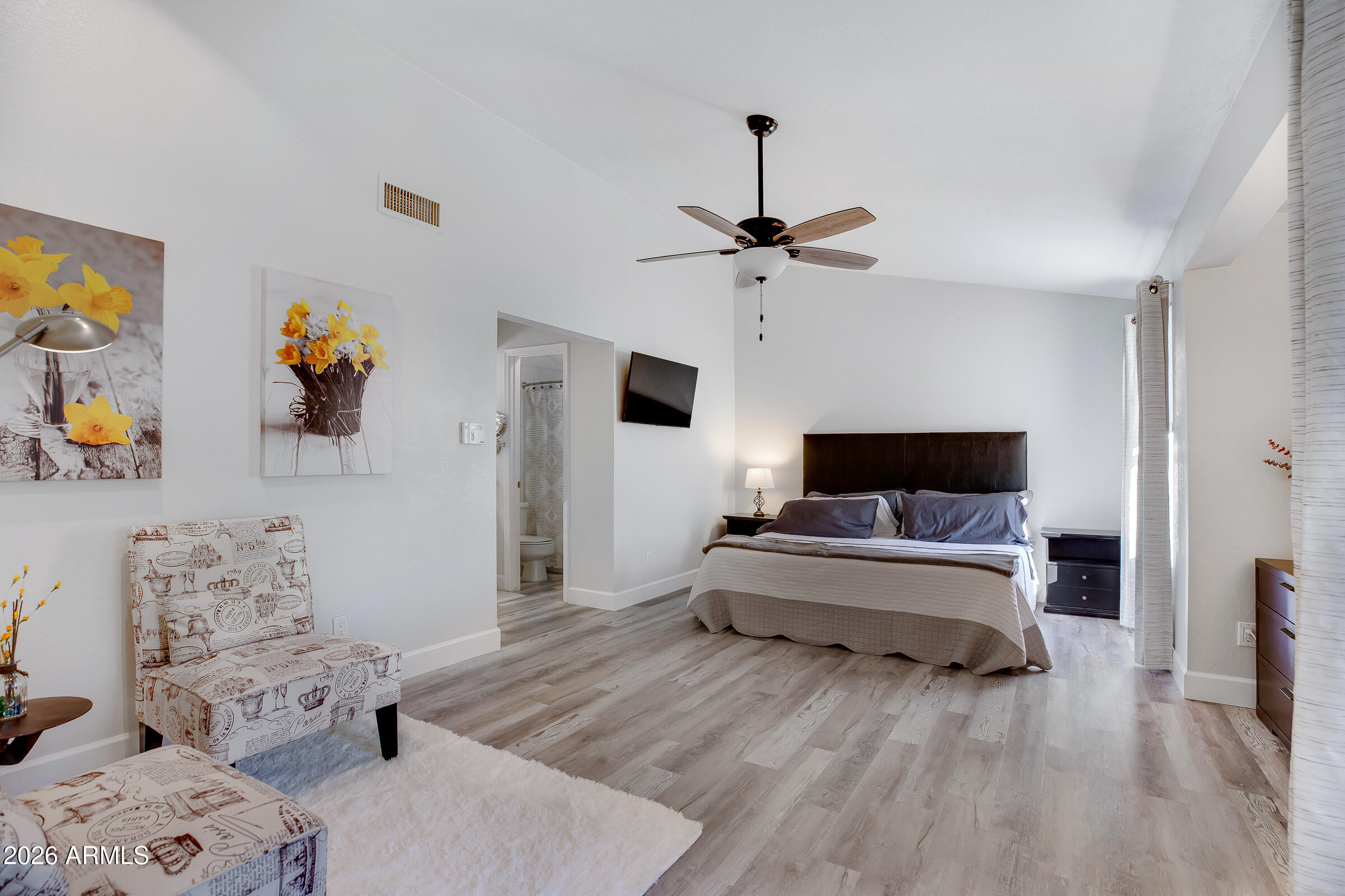 6502 North 10th Place Phoenix, AZ 85014 - Photo 10 of 29 6502 N 10th Pl-16