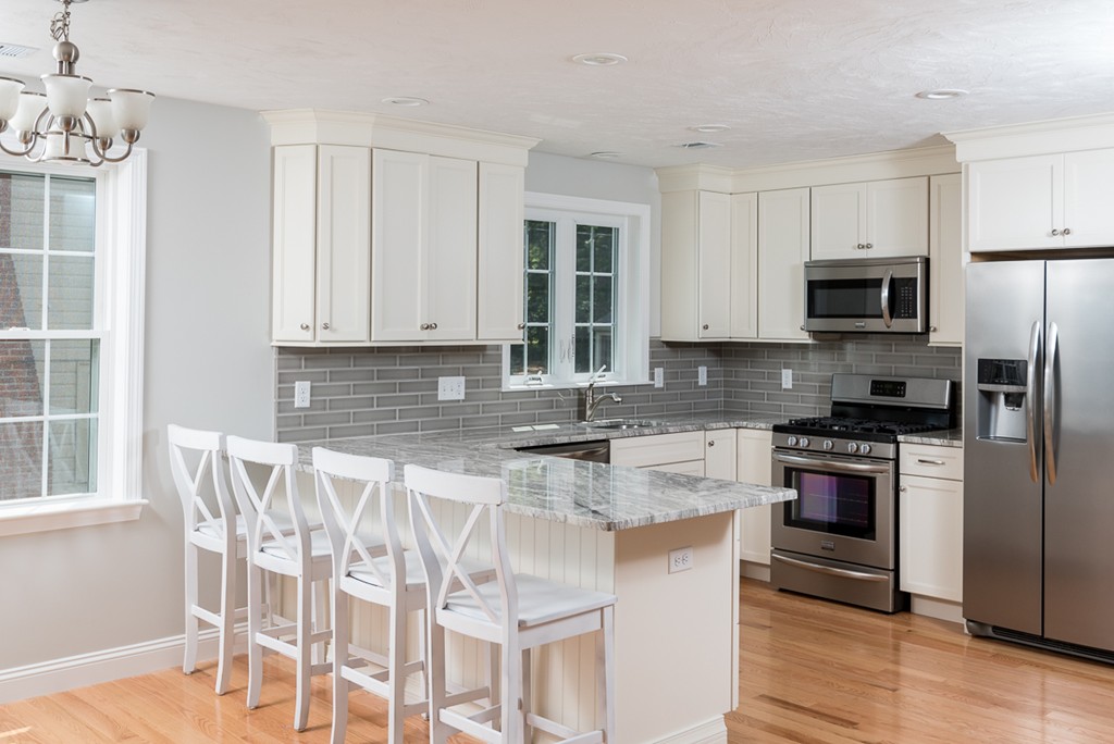 273 Lakeside Road Hanson, MA 02341 - Photo 9 of 30 Gallery Image 9