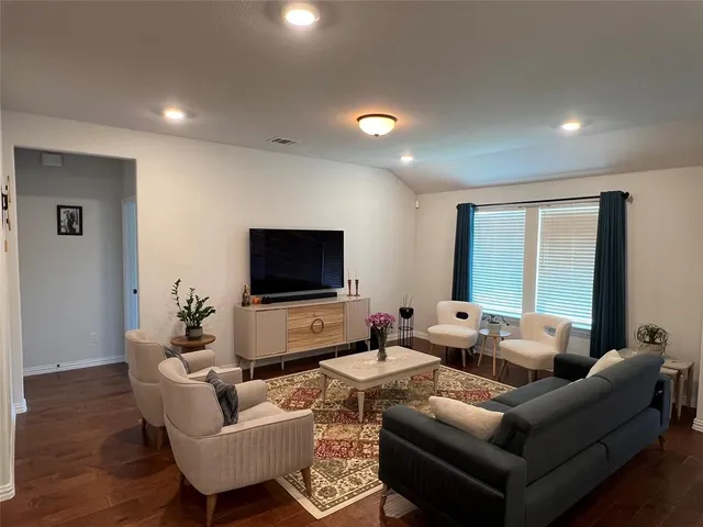 $2,200 | 5309 Pagewood Drive, Denton, TX 76207