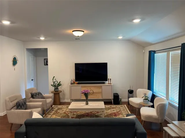 $2,200 | 5309 Pagewood Drive, Denton, TX 76207