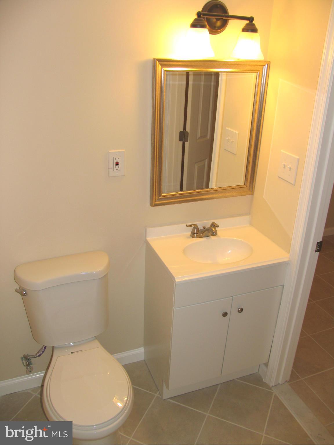 1926 Northbourne Road Baltimore, MD 21239 - Photo 22 of 24 Bath