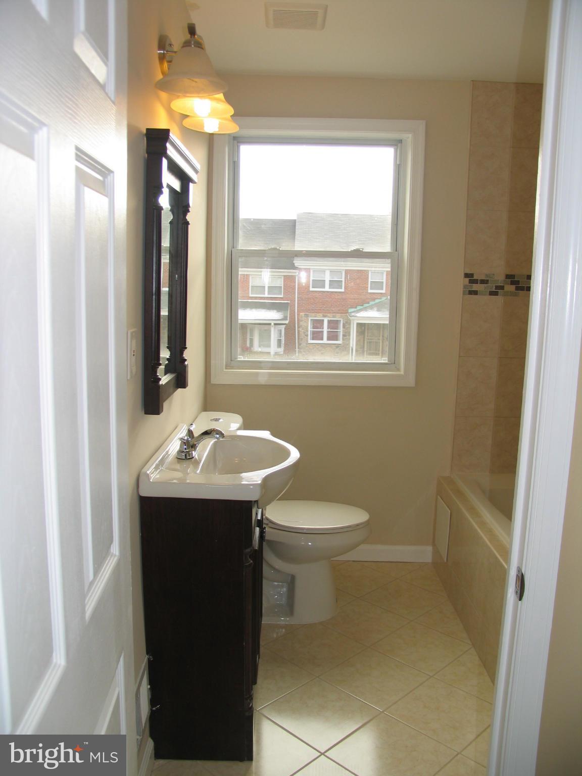 1926 Northbourne Road Baltimore, MD 21239 - Photo 10 of 24 Bath