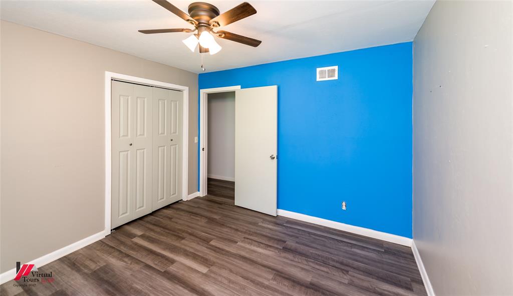 3109 Gorton Road Shreveport, LA 71119 - Photo 22 of 31 a view of a hallway with closet