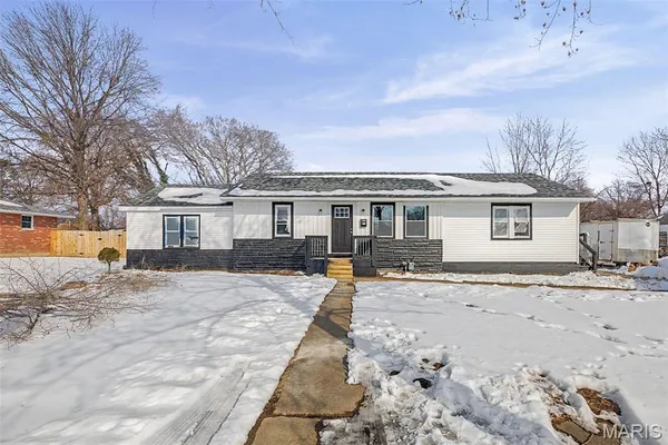 $239,000 | 2431 Pine Street, Granite City, IL 62040