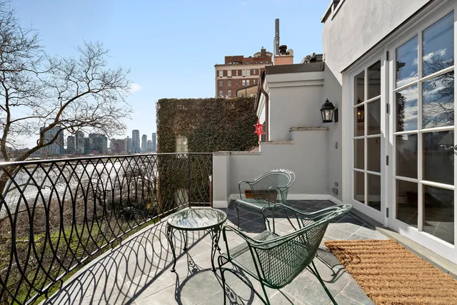 $9,888,000 | 15 Sutton Place | Sutton Place