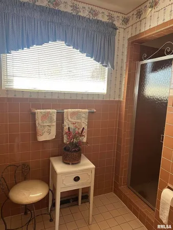 $275,000 | 944 South Lake Drive, Du Quoin, IL 62832