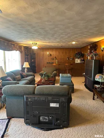 $275,000 | 944 South Lake Drive, Du Quoin, IL 62832