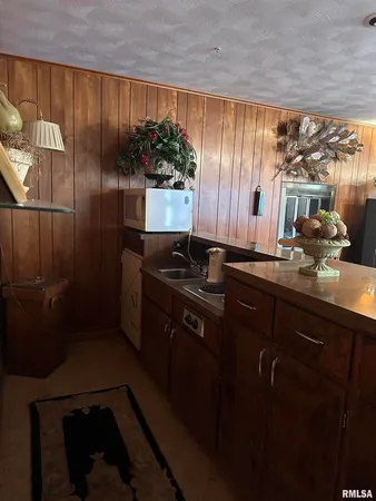 $275,000 | 944 South Lake Drive, Du Quoin, IL 62832