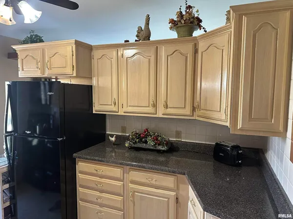 $275,000 | 944 South Lake Drive, Du Quoin, IL 62832