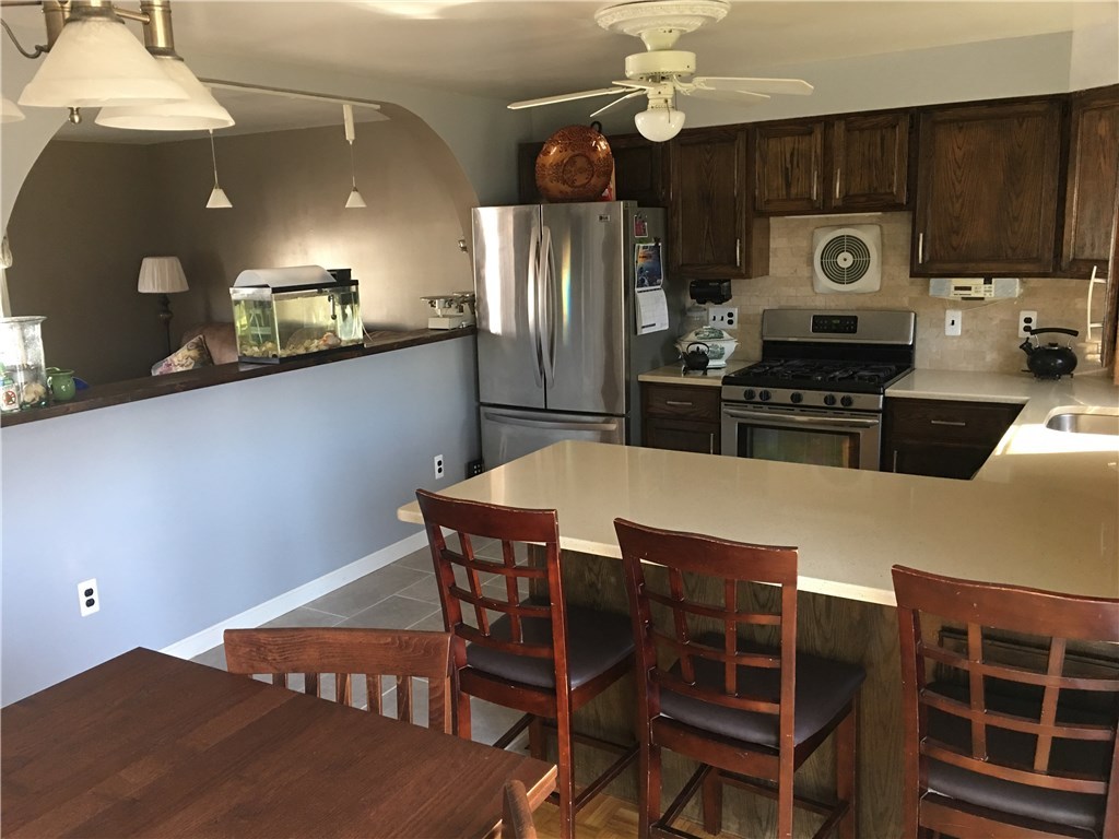 109 Haswill Street Warwick, RI 02889 - Photo 8 of 27 Gallery Image 8