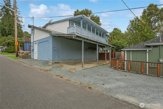 a view of a house with a outdoor space