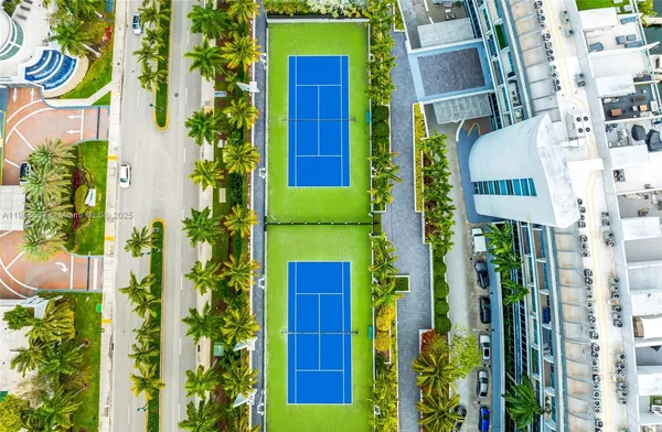 $3,500,000 | Thunder Alley, Aventura, FL 33180