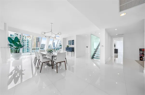 $3,500,000 | Thunder Alley, Aventura, FL 33180