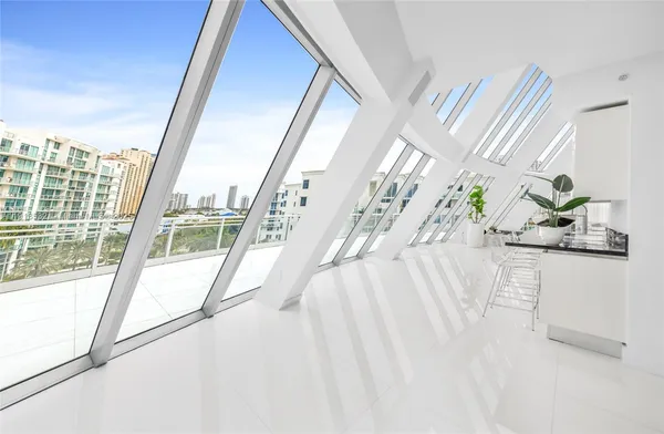 $3,500,000 | Thunder Alley, Aventura, FL 33180