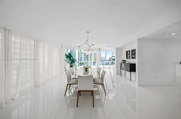$3,500,000 | Thunder Alley, Aventura, FL 33180