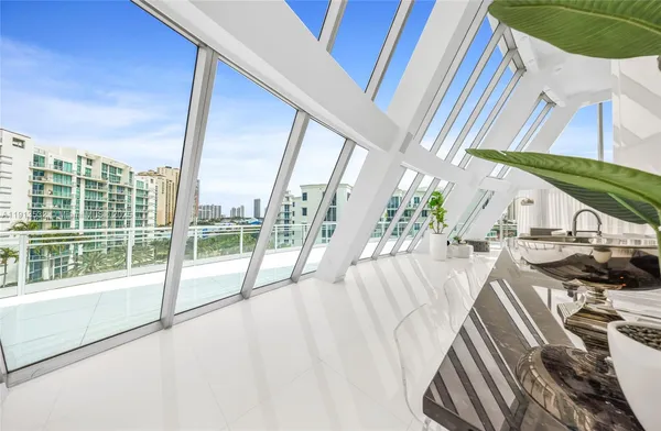 $3,500,000 | Thunder Alley, Aventura, FL 33180