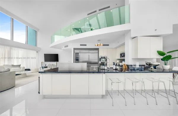$3,500,000 | Thunder Alley, Aventura, FL 33180