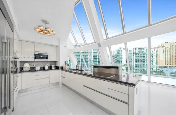 $3,500,000 | Thunder Alley, Aventura, FL 33180