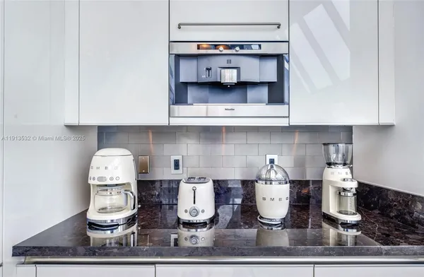 $3,500,000 | Thunder Alley, Aventura, FL 33180