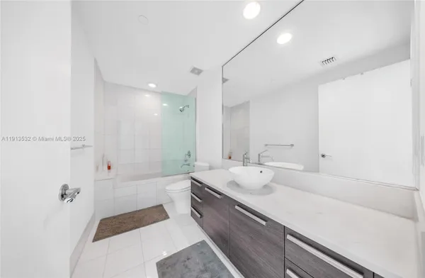 $3,500,000 | Thunder Alley, Aventura, FL 33180