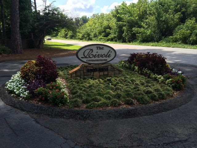 4909 Rivoli Drive Macon, GA 31210 - Photo 1 of 16 Primary Photo