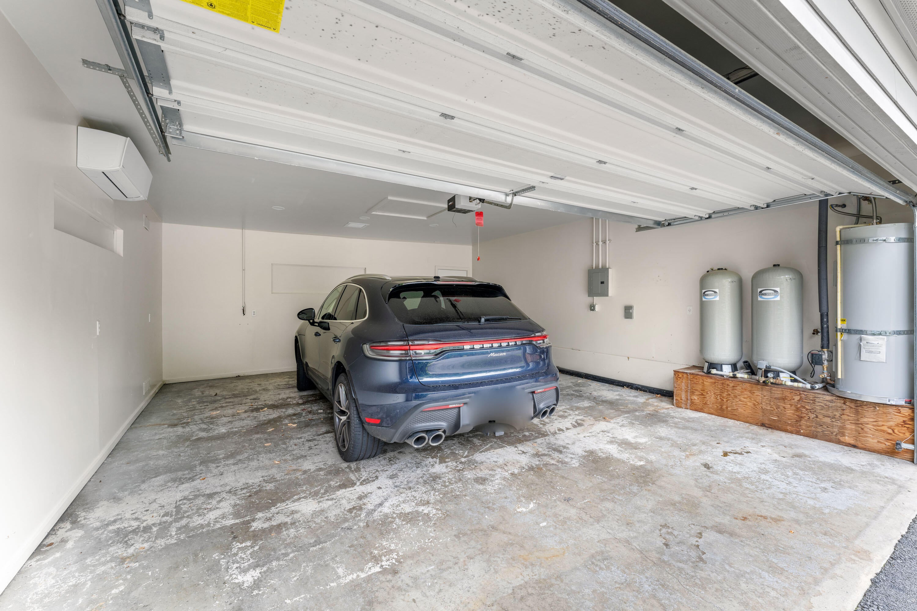 3130 Lower River Road Grants Pass, OR 97526 - Photo 40 of 64 Attached 2 car garage