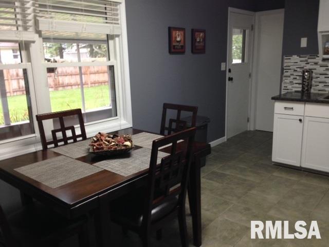 5824 North Hamilton Road Peoria, IL 61614 - Photo 11 of 29 Gallery Image 11